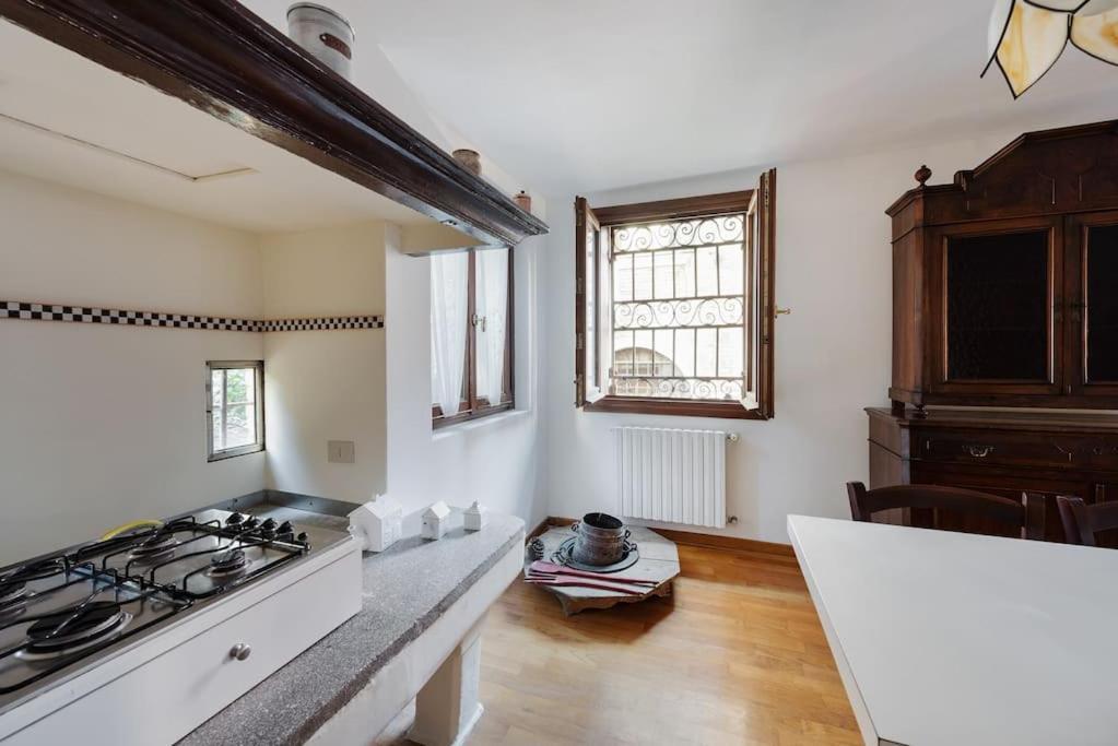Walk On The Water ✧ 5 Minutes To Rialto Bridge Apartamento Veneza Exterior foto